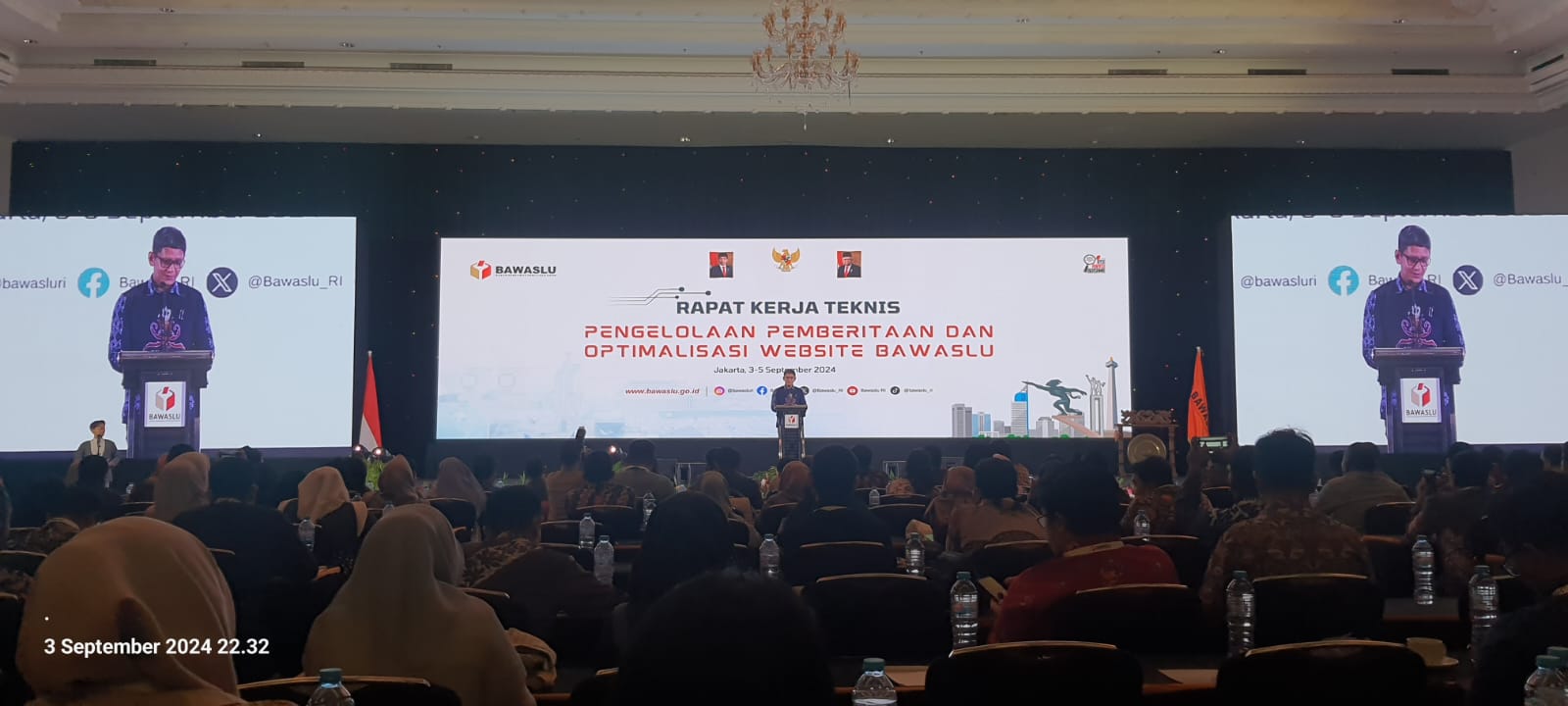 Kepala Biro Hukum dan Humas Bawaslu RI Agung Bagus Gede Bhayu Indra Atmaja saat menyampaikan laporan Panitia  pada kegiatan Rapat Kerja Teknis Pengelolaan Pemberitaan dan Optimalisasi Website Bawaslu (3/9/24))