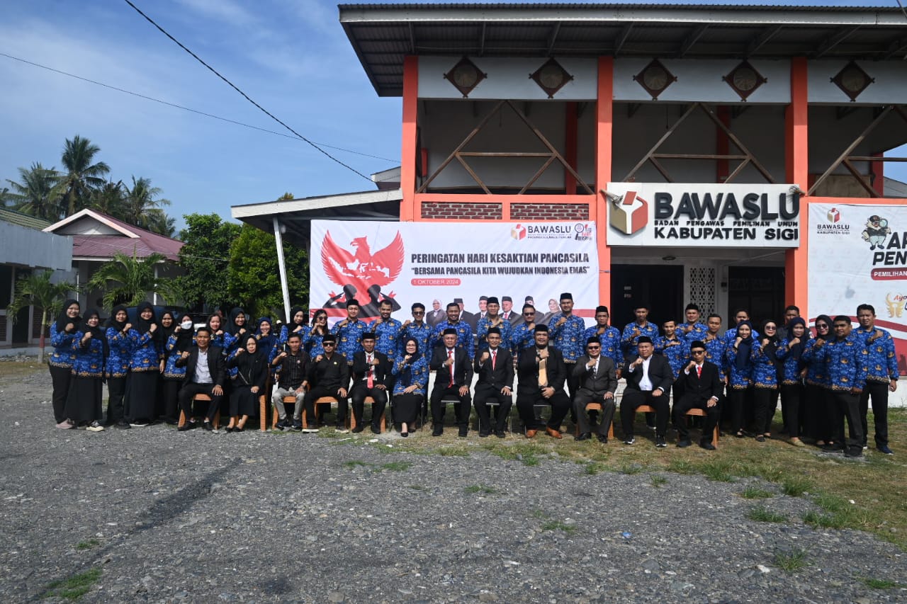 Bawaslu Sulteng Gelar Upacara Peringatan Hari Kesaktian Pancasila Tahun 2024 di Halaman Kantor Bawaslu Kabupaten Sigi. Senin(1/10/2024).