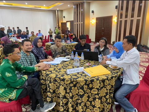Bawaslu mengikuti rapat pleno terbuka rekapitulasi dan penetapan daftar pemilih tetap (DPT)