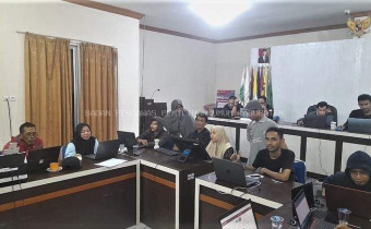 BAWASULU SIGI AWASI MELEKAT VERIFIKASI ADMINISTRASI BAKAL CALON ANGGOTA DEWAN PERWAKILAN DAERAH