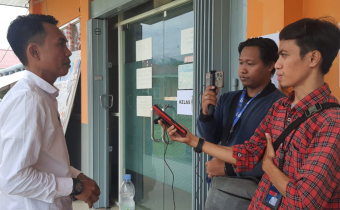 Ketua Bawaslu Kabupaten Sigi Hairil saat mengikuti rapat pleno terbuka rekapitulasi dan penetapan daftar pemilih tetap (DPT) tingkat kabupaten pada pilkada serentak tahun 2024.