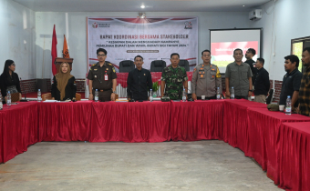 Ketua Bawaslu Kabupaten Sigi Hairil saat melaksanakan Rapat koordinasi bersama stakeholder terkait kesiapan dalam menghadapi kampanye Pemilihan Bupati dan Wakil Bupati Kabupaten Sigi tahun 2024 di Aula Kantor Bawaslu Kabupaten Sigi,pada Selasa (24/9/2024).